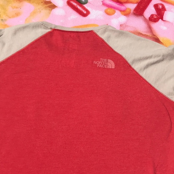 The North Face Woman’s medium 3|4 T-shirt - Picture 6 of 8
